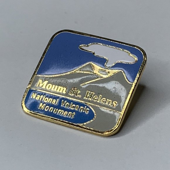 Mount St. Helens National Volcanic Monument Souvenir Pin-Washington Volcano - Picture 2 of 6